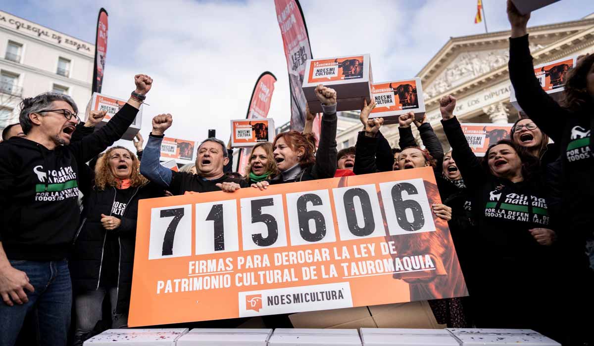 Remise des signatures de l’Initiative populaire à Madrid