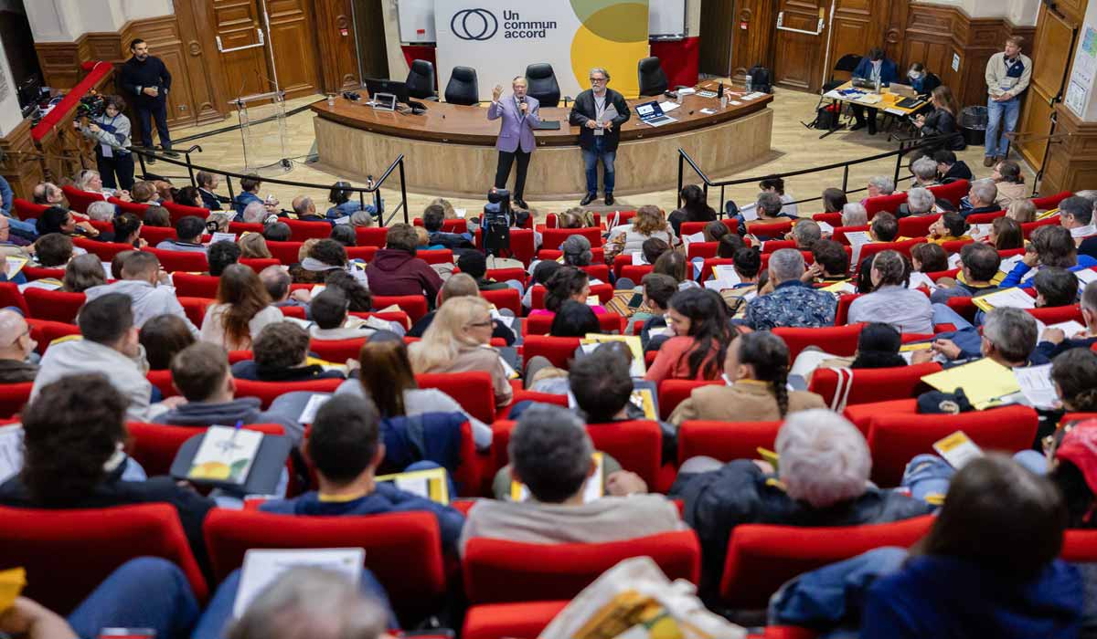 2ᵉ session de l’assemblée citoyenne Un commun accord : les 150 citoyens découvrent les 6 dilemmes qui guideront leurs travaux jusqu’en février