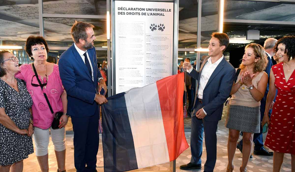 Montpellier inaugure la Déclaration universelle des droits de l’animal dans son Hôtel de Ville